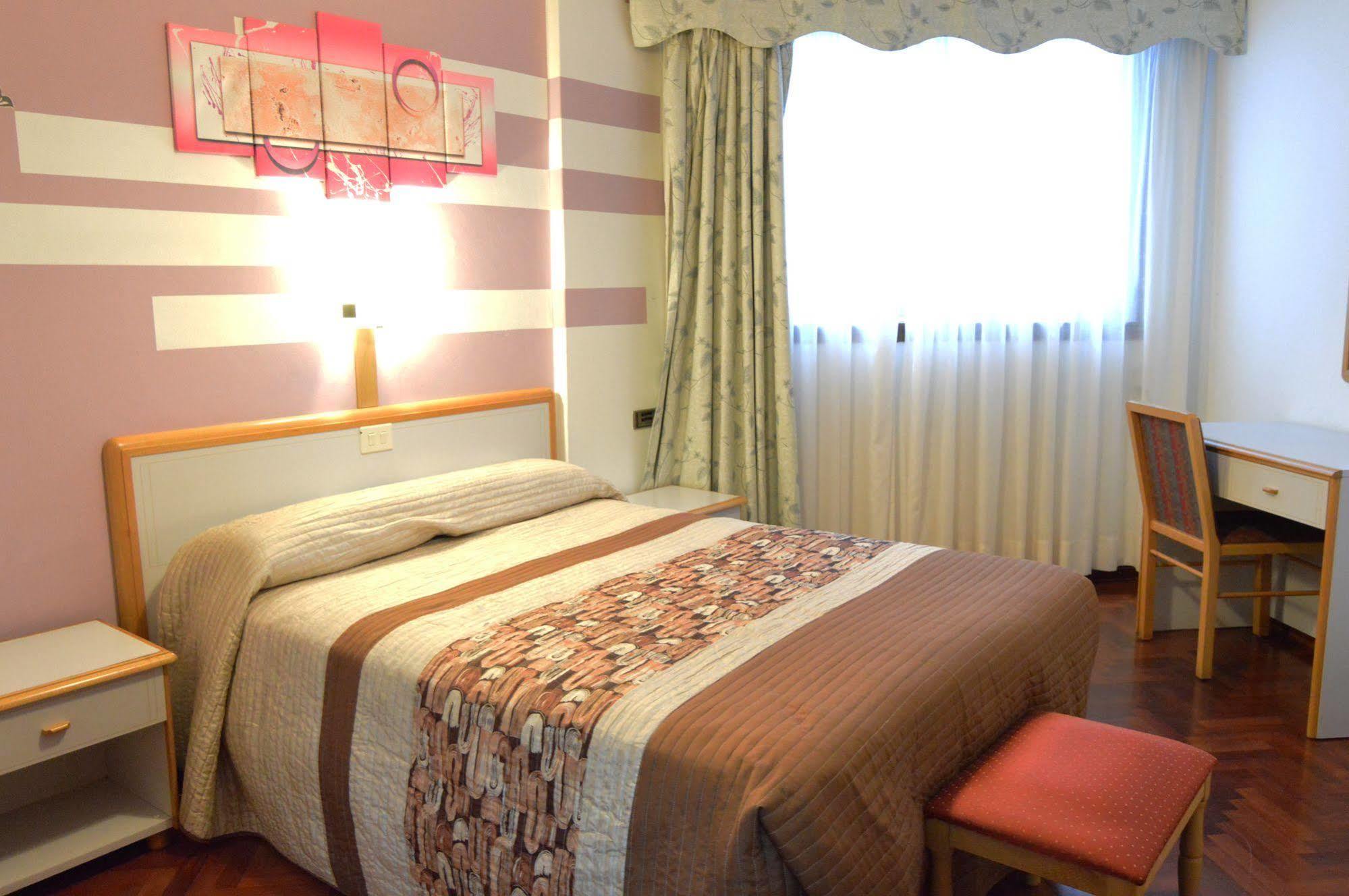 Hotel Cristal 1 A Coruña Dış mekan fotoğraf